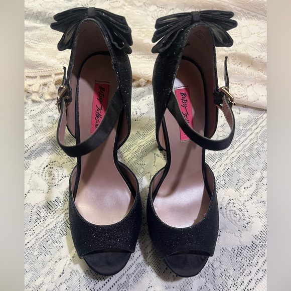 Betsey Johnson 5” Black Glitter High Heels with Satin Bows - Picture 3 of 16